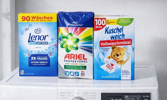 Jak prawidłowo dozować proszek do prania w pralce?